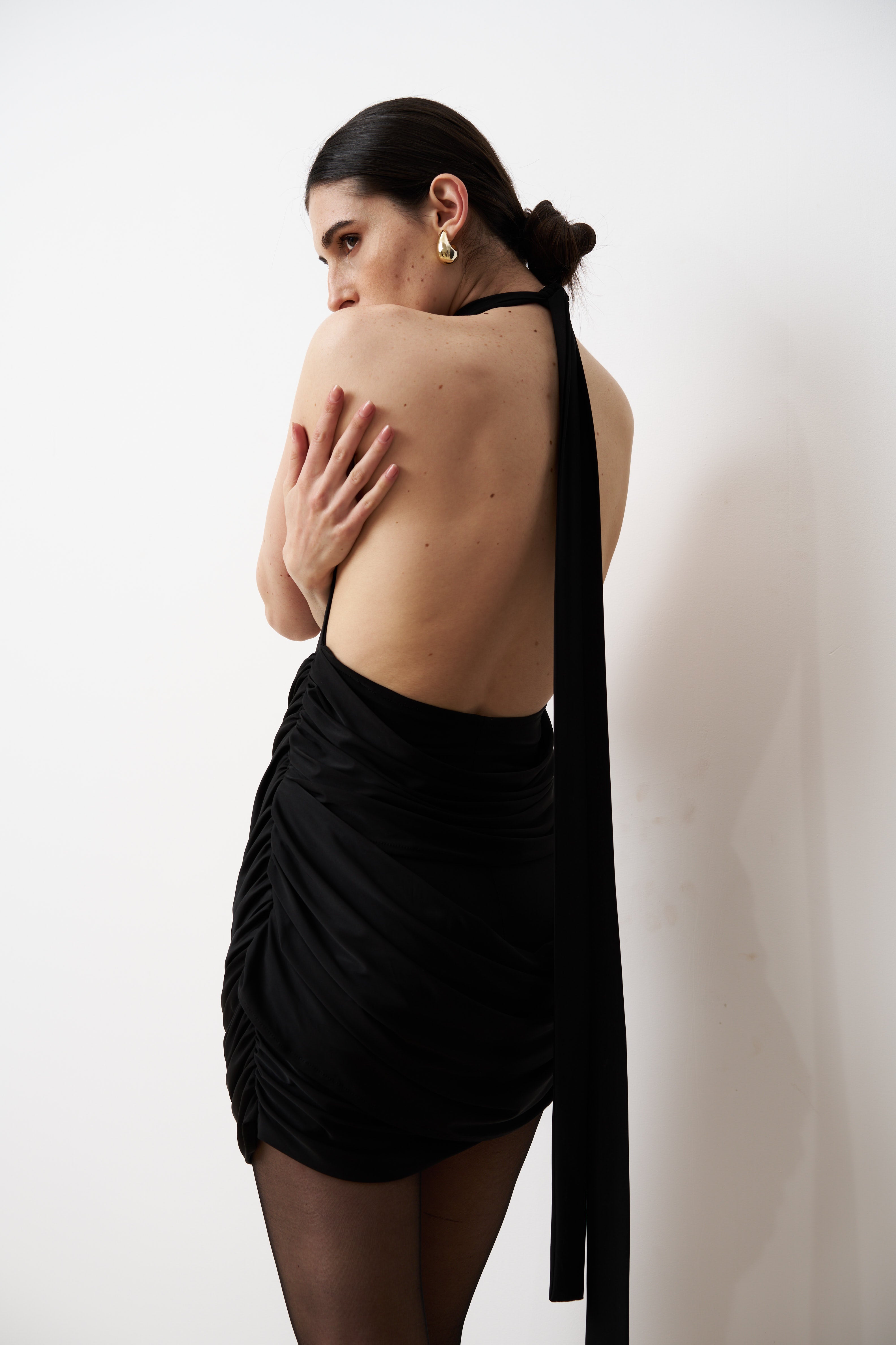 ORA Robe courte dos nu