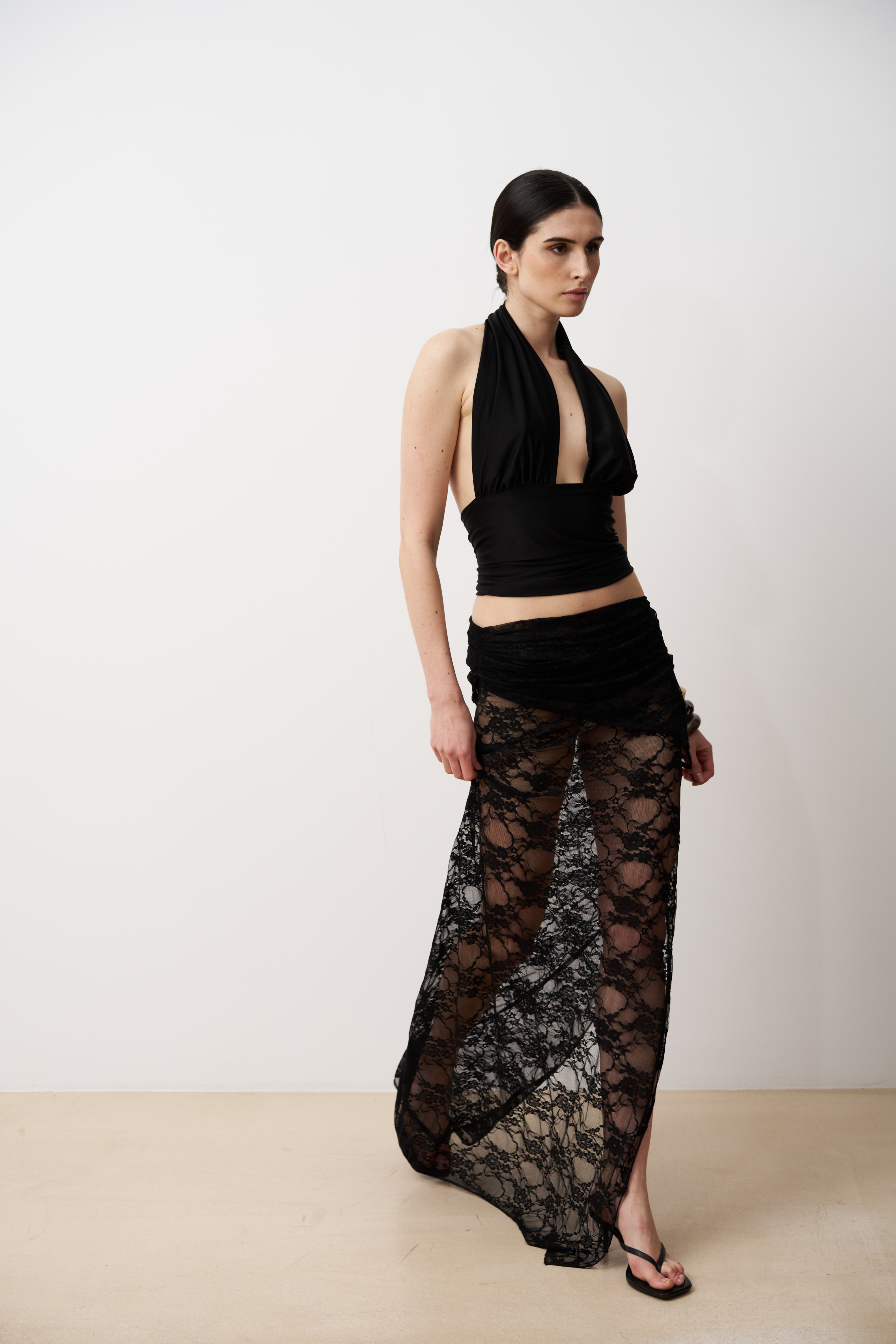 Jupe longue asymétrique en dentelle AMINA